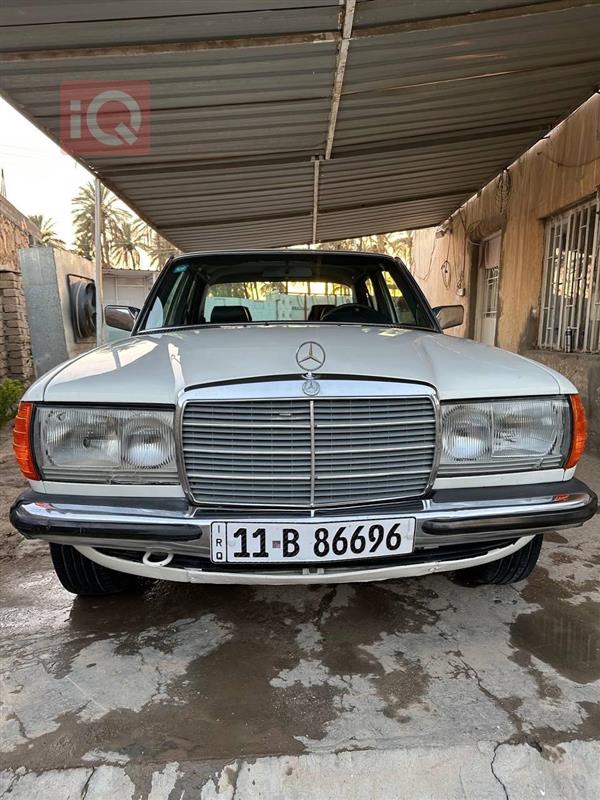 مرسيدس بنز E-Class 1982 للبيع في العراق - غريق